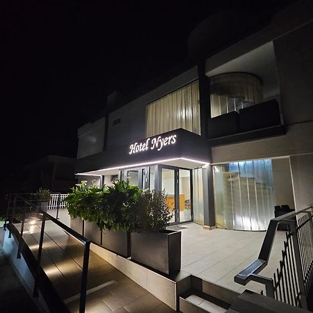 Albergo Nyers Perugia Bagian luar foto