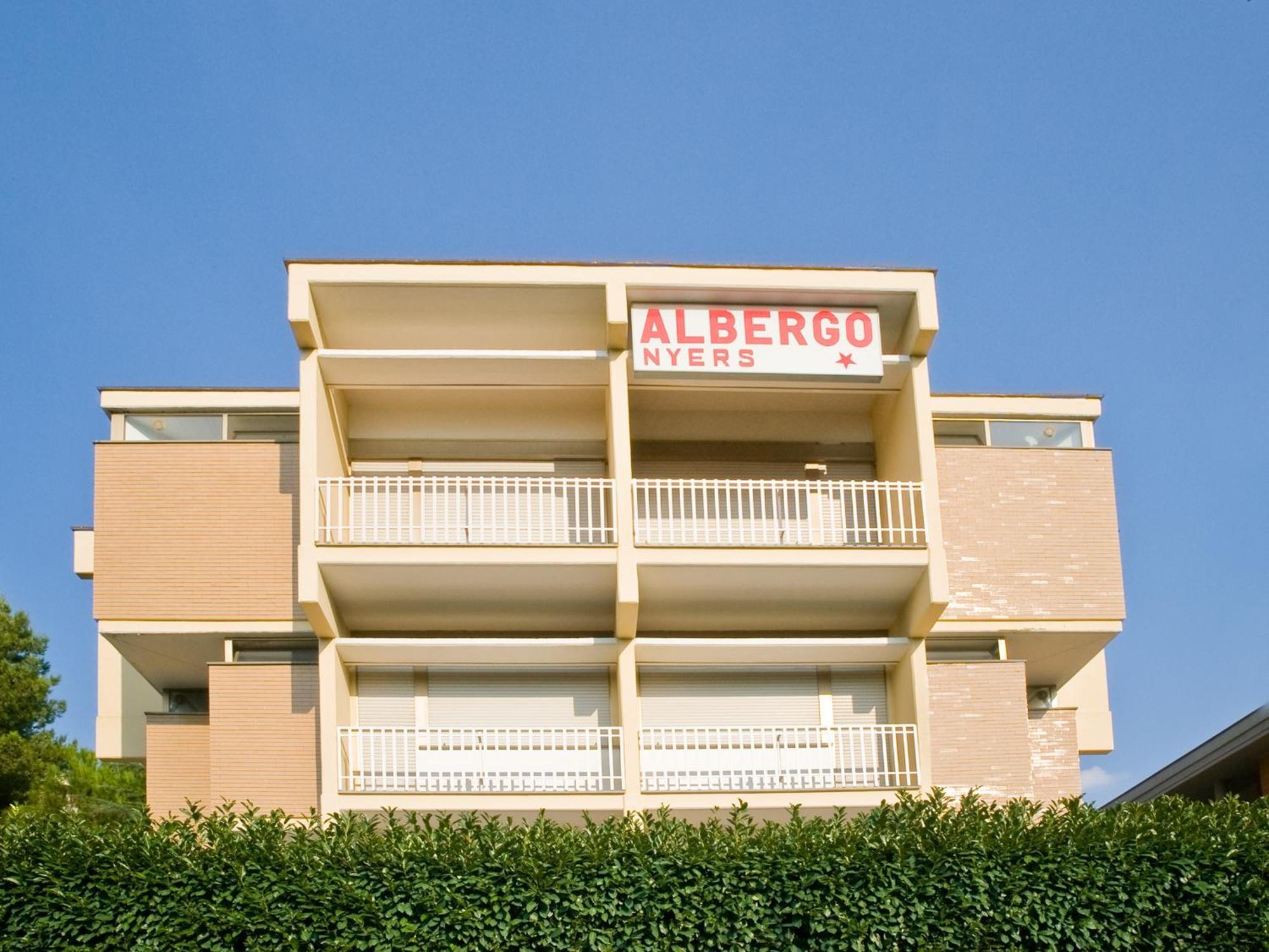 Albergo Nyers Perugia Bagian luar foto
