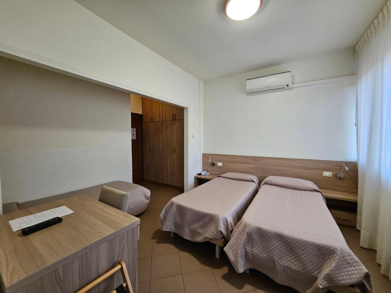 Albergo Nyers Perugia Bagian luar foto