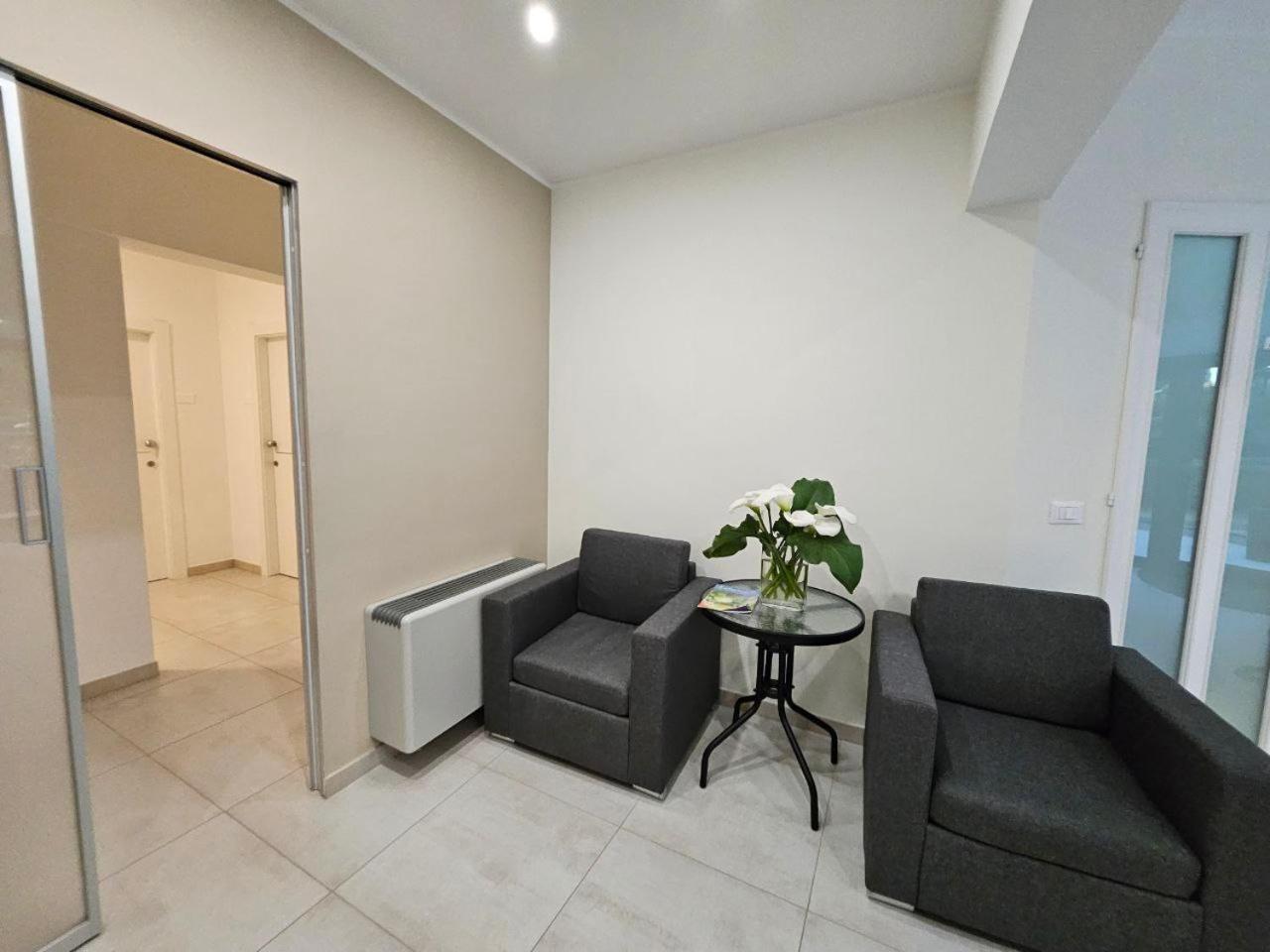 Albergo Nyers Perugia Bagian luar foto