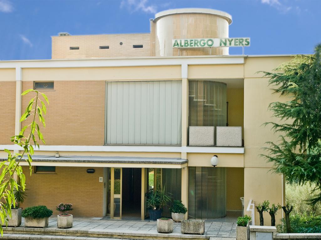 Albergo Nyers Perugia Bagian luar foto