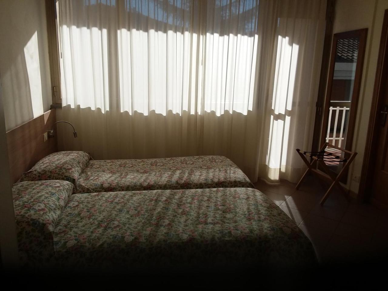 Albergo Nyers Perugia Bagian luar foto